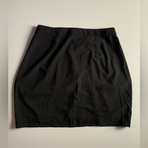 Body by Victoria Black Button Down Pleated Skirt - Picture 2 of 3